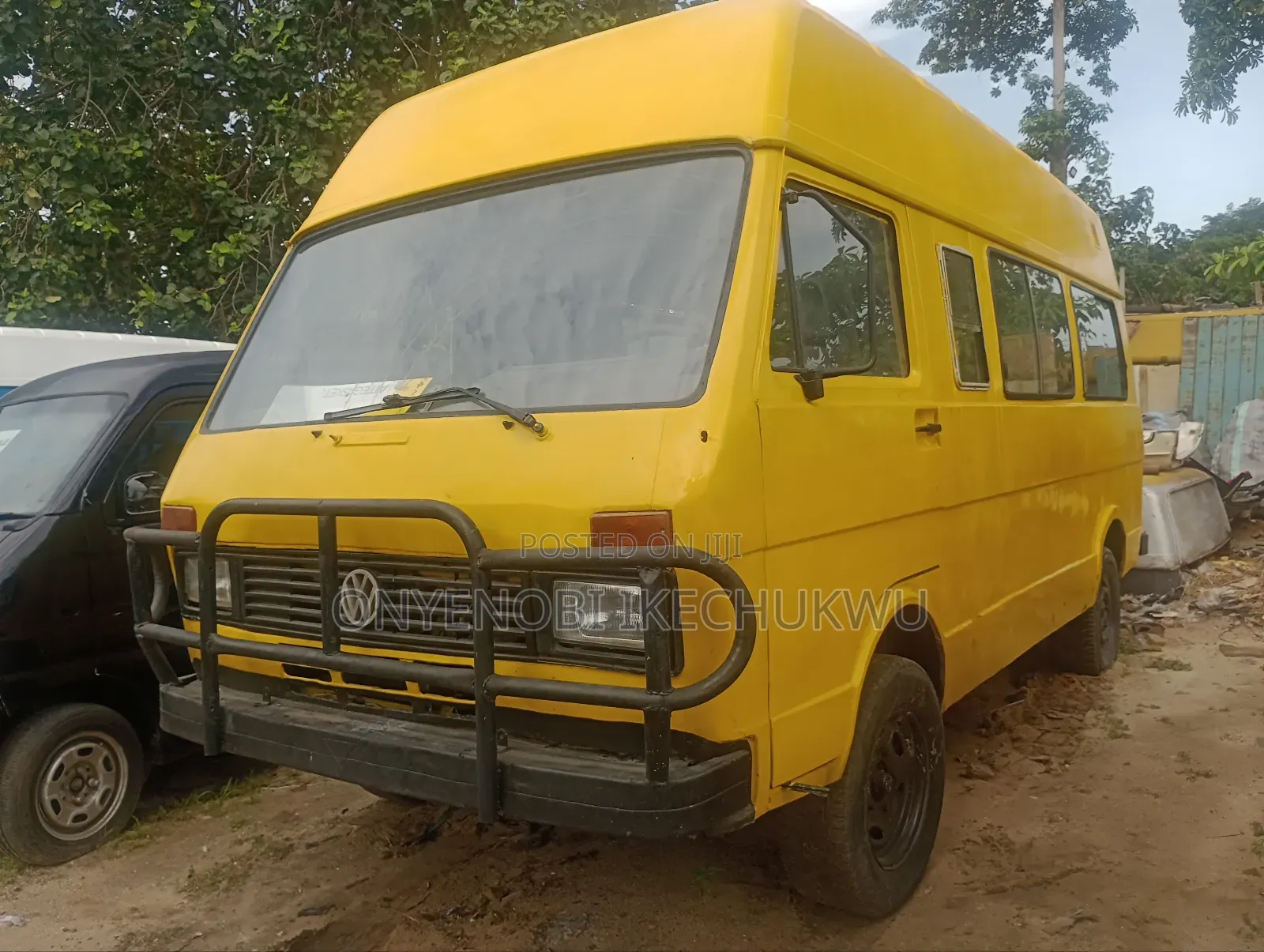 Volkswagen LT 2000 Yellow