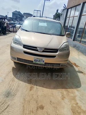 Toyota Sienna 2006 Gold