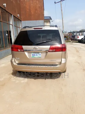 Toyota Sienna 2006 Gold