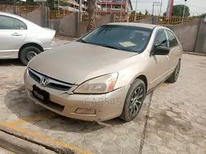 Honda Accord 2005 Gold