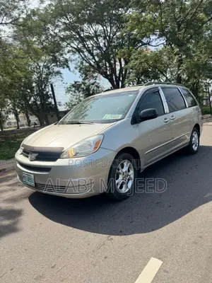 Toyota Sienna CE 2005 Gold