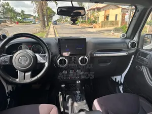 Jeep Wrangler Unlimited Freedom Edition 2013 White