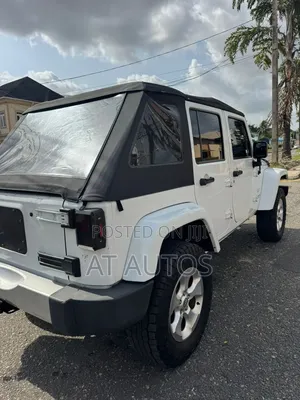 Jeep Wrangler Unlimited Freedom Edition 2013 White