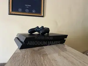 Play Station 4