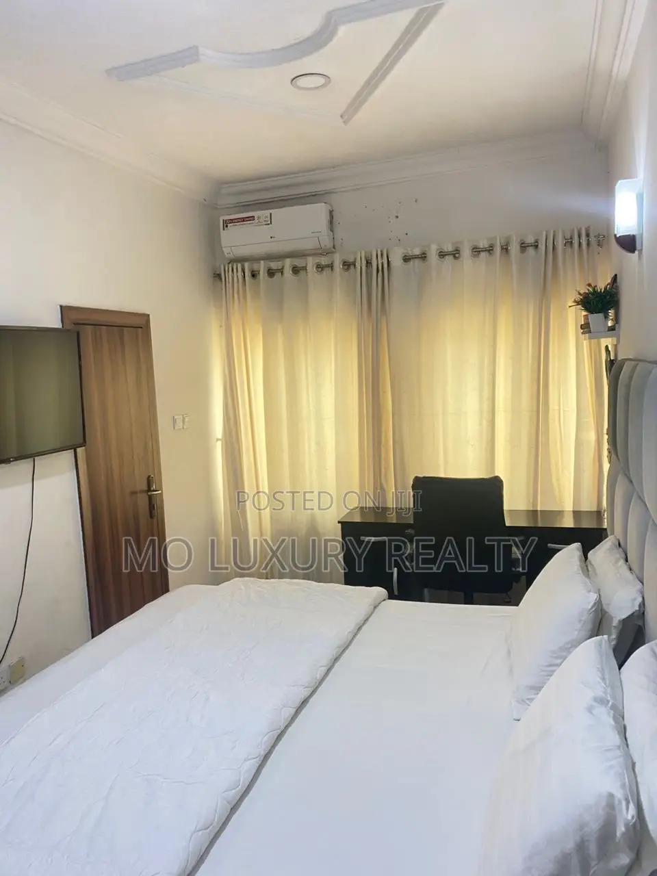 1 Bedroom and Parlor for Shortlet