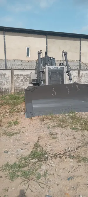 Bulldozer (Machinery)