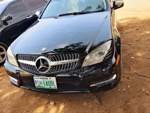 Mercedes-Benz C300 Sport Sedan RWD (3.0L 6cyl 6M) 2010 Black