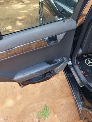 Mercedes-Benz C300 Sport Sedan RWD (3.0L 6cyl 6M) 2010 Black