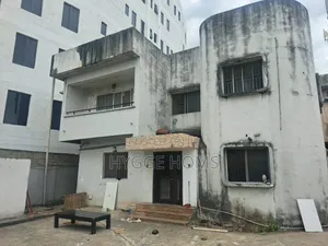 9bdrm Duplex in Ligali Ayorinde for rent