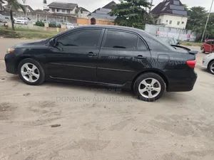 Toyota Corolla 2012 Black