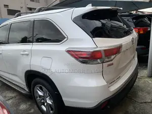 Toyota Highlander Limited 4dr SUV (3.5L 6cyl 6A) 2015 White