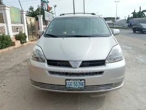 Toyota Sienna 2005 Silver