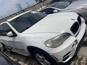 BMW X5 xDrive50i AWD (4.4L 8cyl 8A) 2012 White