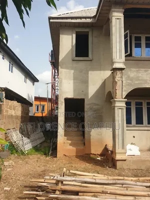 2bdrm Block of Flats in Zionist Estate for sale