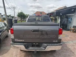 Toyota Tundra Double Cab 4x4 Limited 2012 Gray