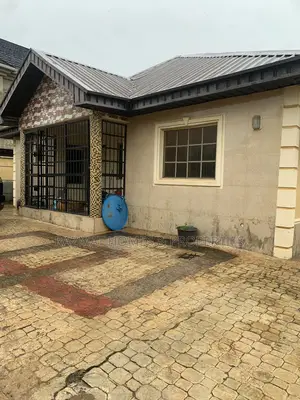 3bdrm House in Obafemi-Owode for sale