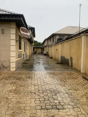3bdrm House in Obafemi-Owode for sale