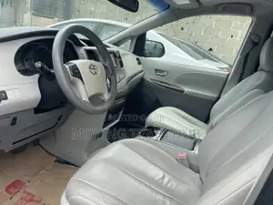 Toyota Sienna XLE 7 Passenger 2011 Blue