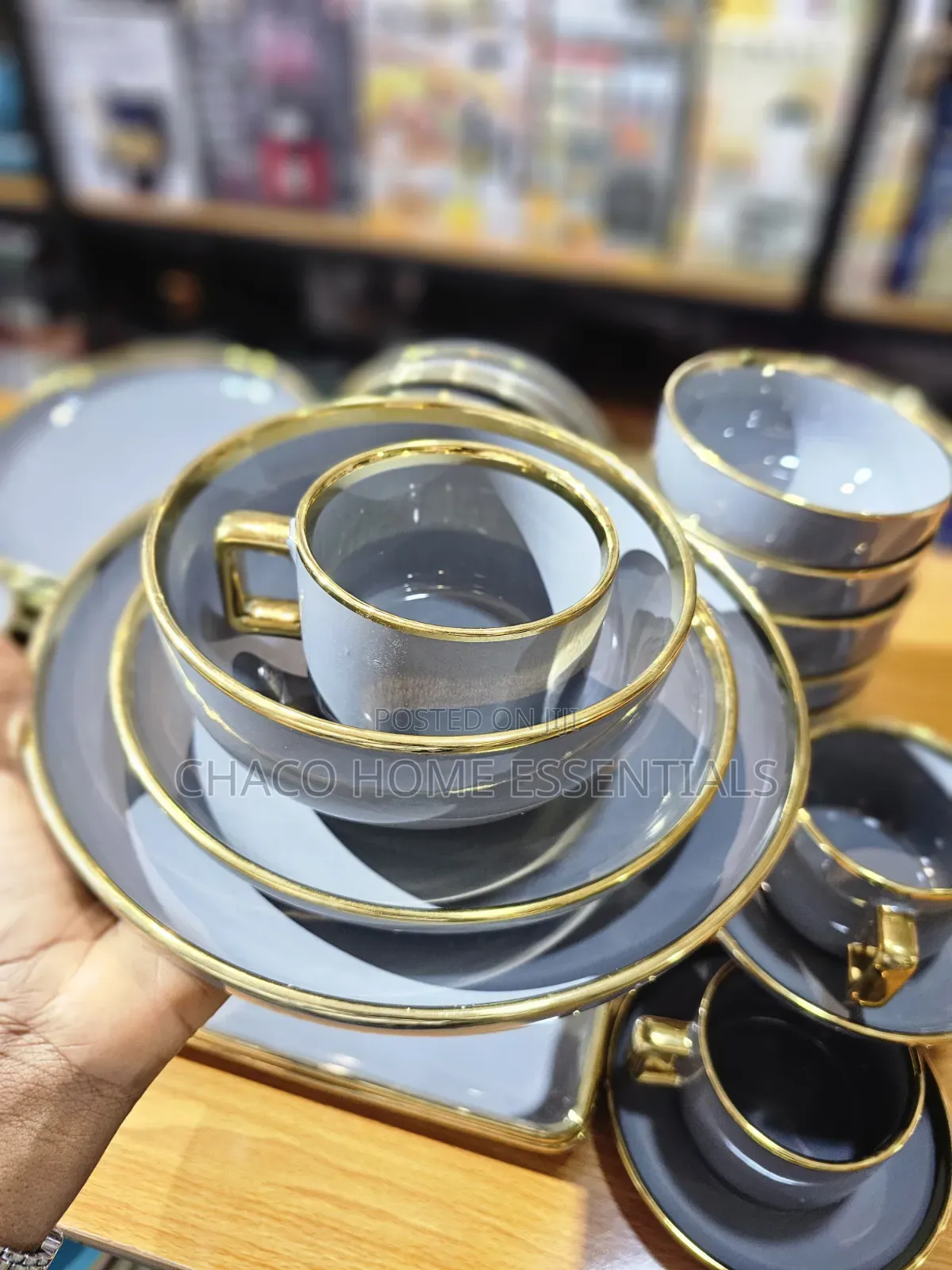 32-Piece Dinner Set