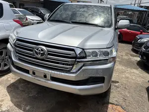 Toyota Land Cruiser 4.0 V6 GXR 2016 Silver
