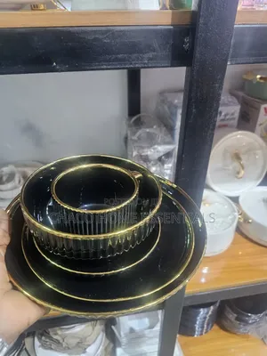 32-Piece Dinner Set