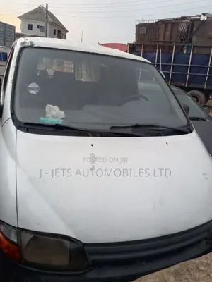 Toyota HiAce 2004 White