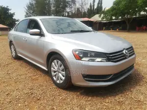 Volkswagen Passat 2013 Silver