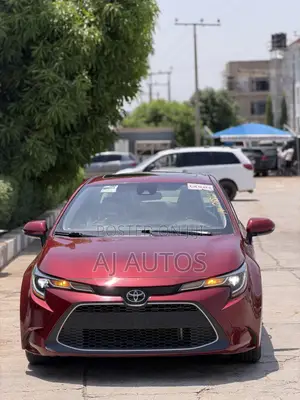Toyota Corolla 2022 Maroon