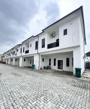 4bdrm Duplex in Harris Drive Off Vgc for rent