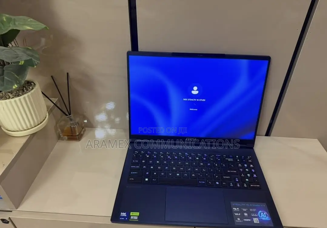 Laptop MSI Stealth 16 AI Studio 16GB Intel Core Ultra 9 SSD 1T
