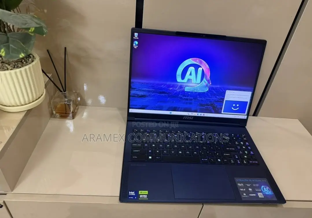Laptop MSI Stealth 16 AI Studio 16GB Intel Core Ultra 9 SSD 1T
