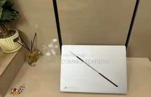 Laptop Asus ROG Zephyrus G14 16GB AMD Ryzen 9 SSD 1T