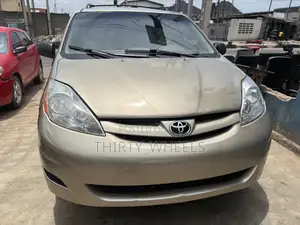 Toyota Sienna 2006 Gold