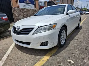 Toyota Camry LE 4dr Sedan (2.5L 4cyl 6AM) 2010 White