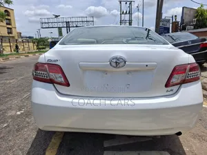 Toyota Camry LE 4dr Sedan (2.5L 4cyl 6AM) 2010 White