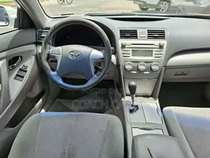Toyota Camry LE 4dr Sedan (2.5L 4cyl 6AM) 2010 White