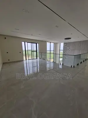5bdrm Duplex in Chevron for sale