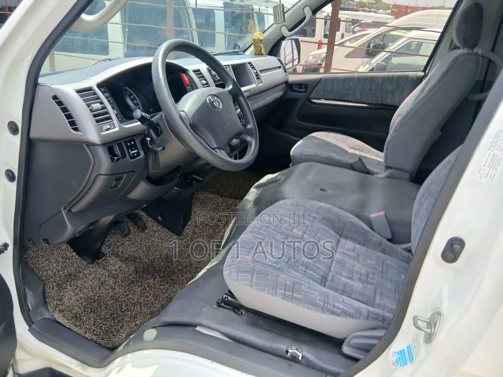 Toyota HiAce 2012 White