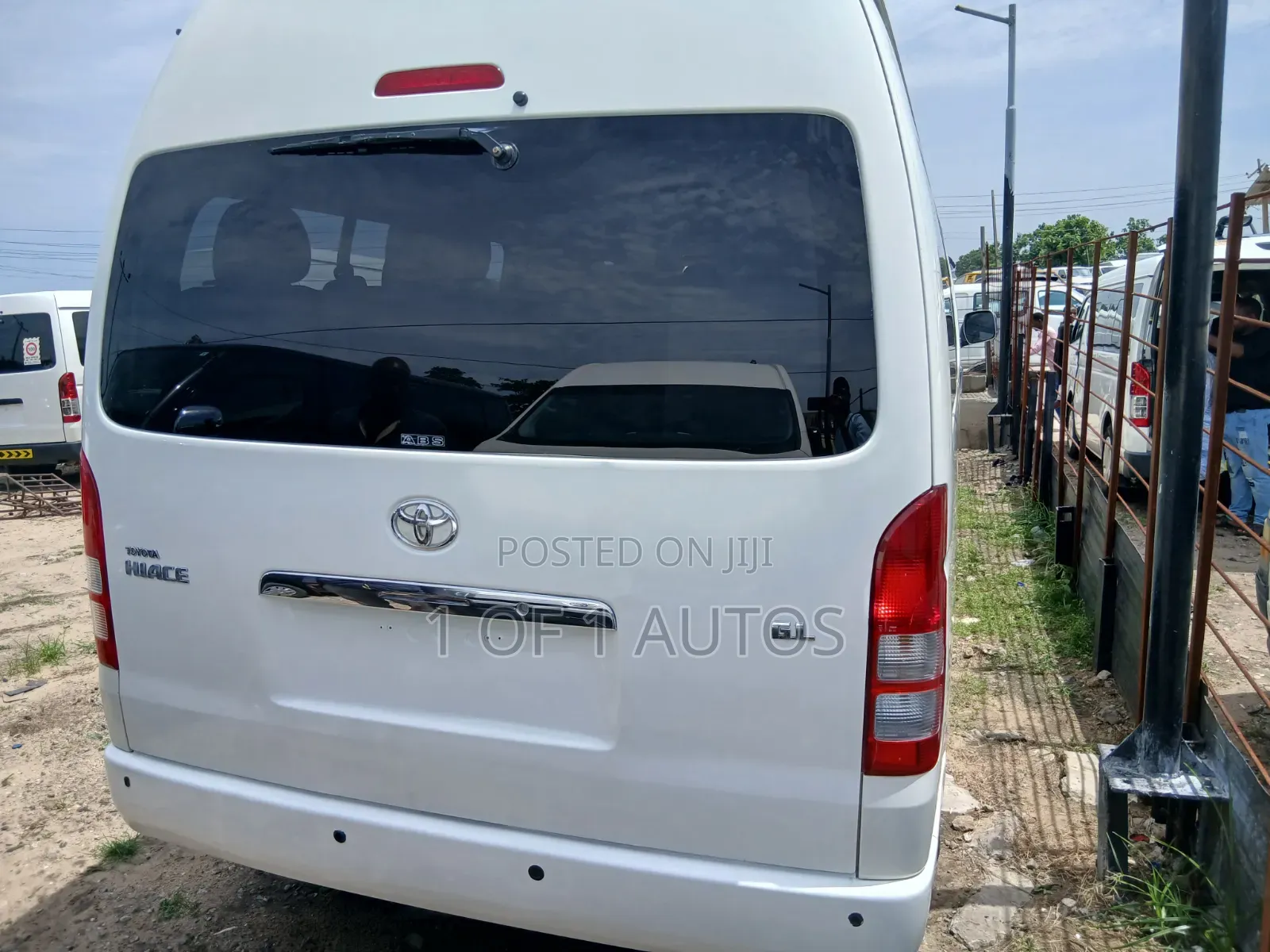 Toyota HiAce 2012 White