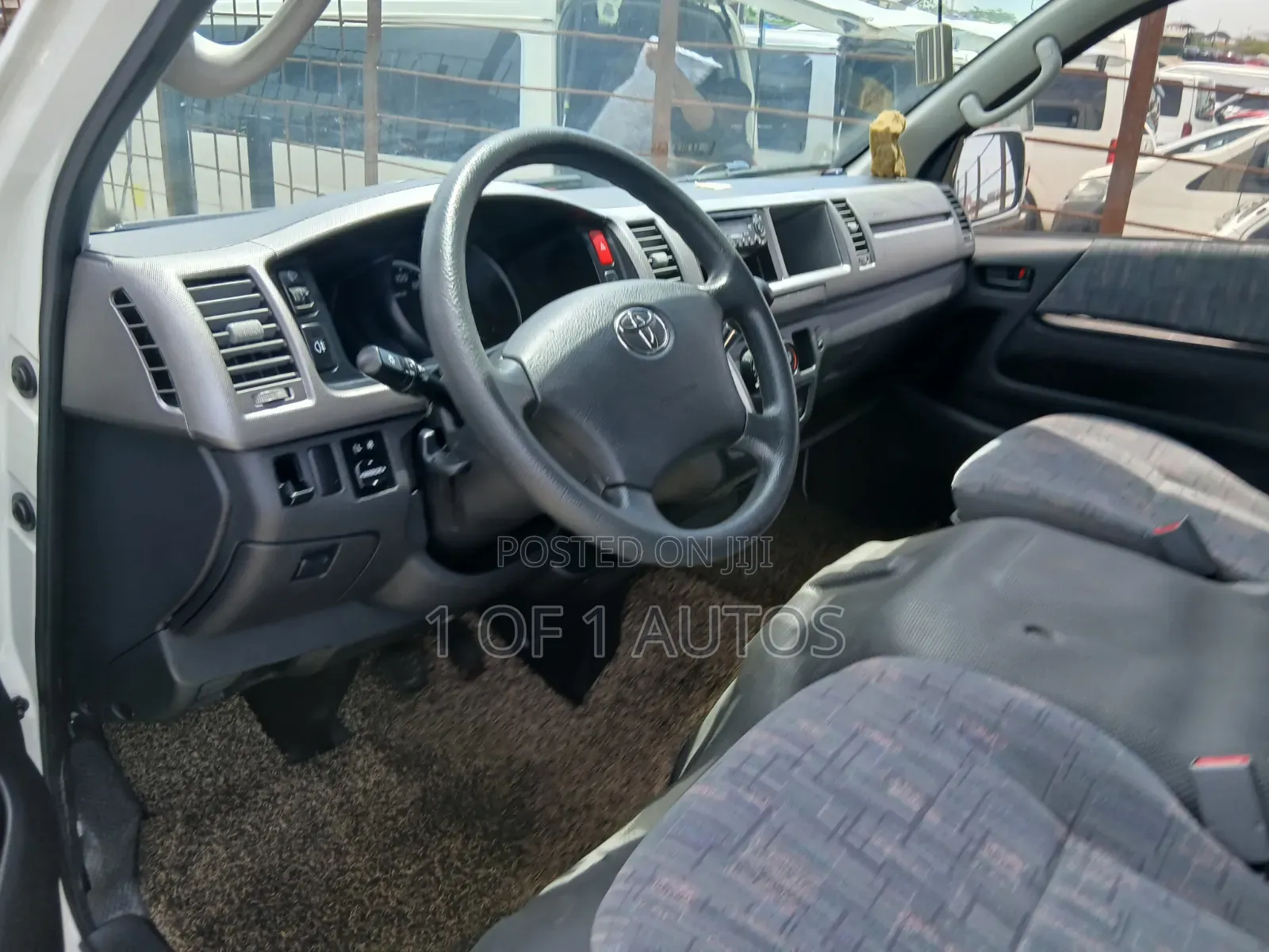 Toyota HiAce 2012 White