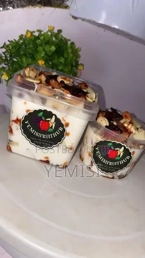 Parfait (Consists Greek Yoghurt,Mixed Fruits and Mixed Nuts)