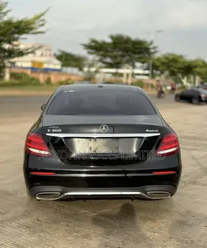 Mercedes-Benz E300 2017 Black