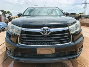 Toyota Highlander XLE 4dr SUV AWD (3.5L 6cyl 6A) 2015 Black