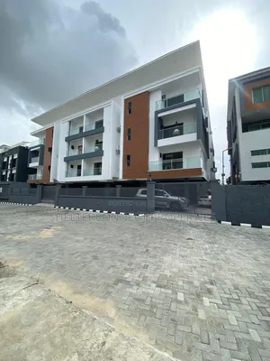 3bdrm Apartment in Lekki Phase 1 for sale