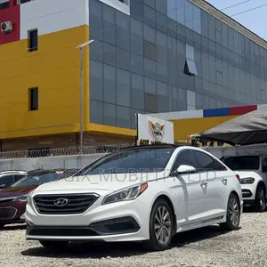 Hyundai Sonata Sport 4dr Sedan (2.4L 4cyl 6A) 2015 White