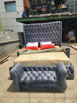 Executive Family Size Bed Stand With Its Accessories