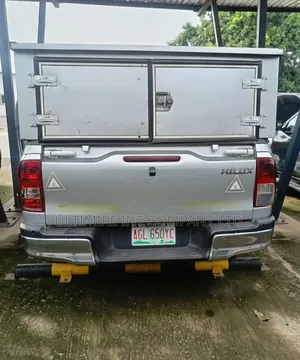 Toyota Hilux 2019 Silver