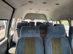 Toyota HiAce 2010 Silver