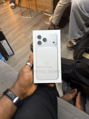 New Apple iPhone 17 Pro Max 2 TB Silver