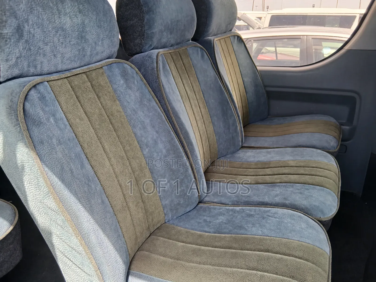 Toyota HiAce 2010 Silver